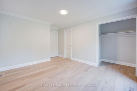 Photo 32 at 8 Ridgewood Drive, Rural Richmond Hill, Richmond Hill