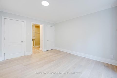 Photo 34 at 8 Ridgewood Drive, Rural Richmond Hill, Richmond Hill