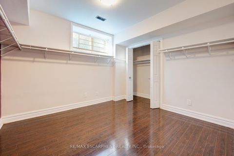 Photo 39 at 8 Ridgewood Drive, Rural Richmond Hill, Richmond Hill