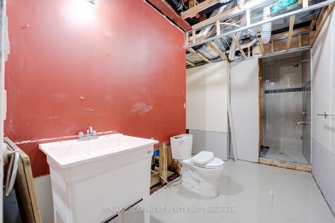 Photo 43 at 8 Ridgewood Drive, Rural Richmond Hill, Richmond Hill