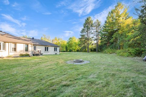 Photo 46 at 8 Ridgewood Drive, Rural Richmond Hill, Richmond Hill