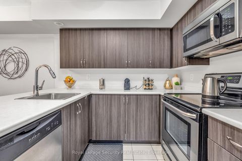 Photo 24 at 141 - 80 Parrotta Drive, Pelmo Park W5, Toronto