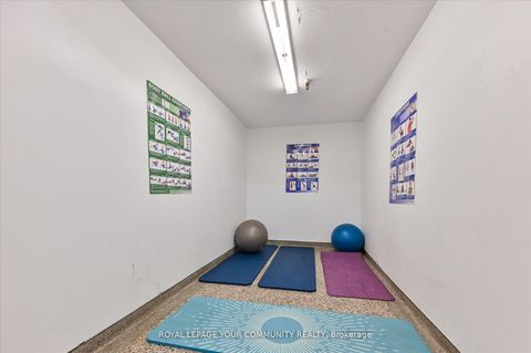 Photo 4 at 206 - 5 Frith Road, Jane Heights, Toronto