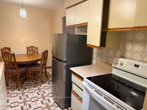Photo 13 at 206 - 5 Frith Road, Jane Heights, Toronto
