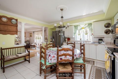 Photo 6 at 408 - 2506 Rutherford Road, Maple, Vaughan