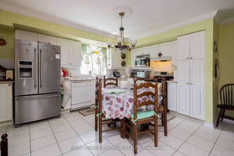 Photo 7 at 408 - 2506 Rutherford Road, Maple, Vaughan