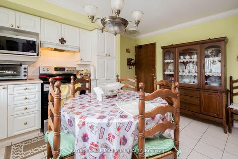 Photo 10 at 408 - 2506 Rutherford Road, Maple, Vaughan