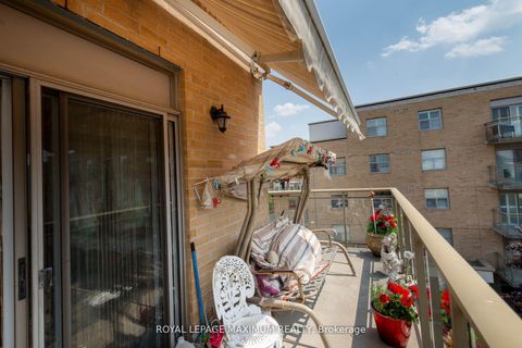 Photo 21 at 408 - 2506 Rutherford Road, Maple, Vaughan