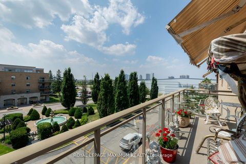 Photo 22 at 408 - 2506 Rutherford Road, Maple, Vaughan