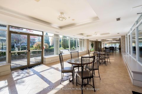 Photo 26 at 408 - 2506 Rutherford Road, Maple, Vaughan