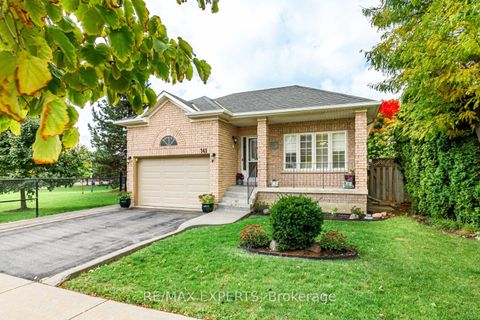 Photo 2 at 141 Michelle Drive, East Woodbridge, Vaughan