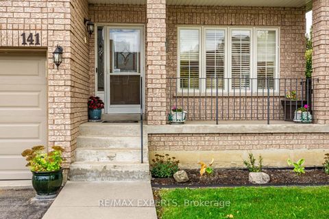 Photo 5 at 141 Michelle Drive, East Woodbridge, Vaughan