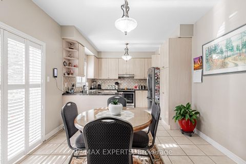 Photo 16 at 141 Michelle Drive, East Woodbridge, Vaughan