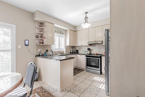 Photo 17 at 141 Michelle Drive, East Woodbridge, Vaughan