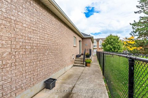 Photo 27 at 141 Michelle Drive, East Woodbridge, Vaughan