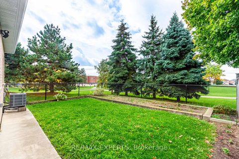 Photo 29 at 141 Michelle Drive, East Woodbridge, Vaughan