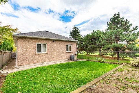 Photo 30 at 141 Michelle Drive, East Woodbridge, Vaughan