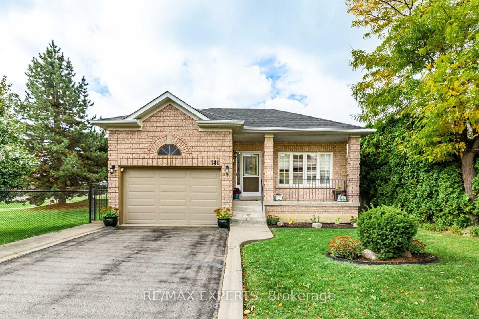 141 Michelle Drive, East Woodbridge, Vaughan photo number 2