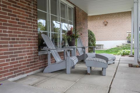 Photo 2 at 128 Underhill Drive, Donalda, Toronto