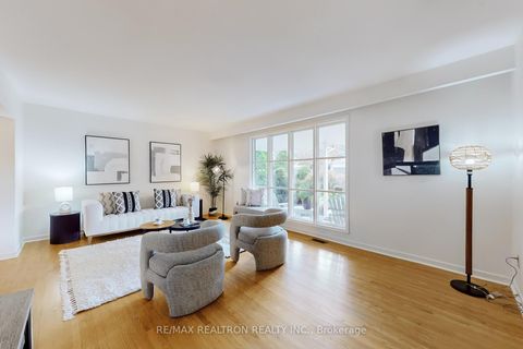 Photo 3 at 128 Underhill Drive, Donalda, Toronto