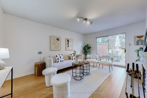 Photo 7 at 128 Underhill Drive, Donalda, Toronto