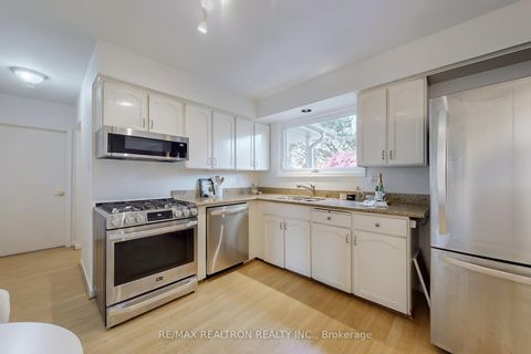 Photo 10 at 128 Underhill Drive, Donalda, Toronto