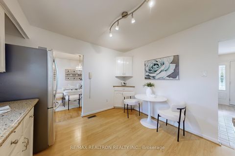 Photo 12 at 128 Underhill Drive, Donalda, Toronto
