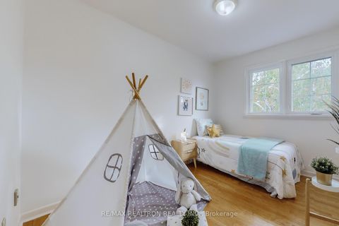 Photo 21 at 128 Underhill Drive, Donalda, Toronto