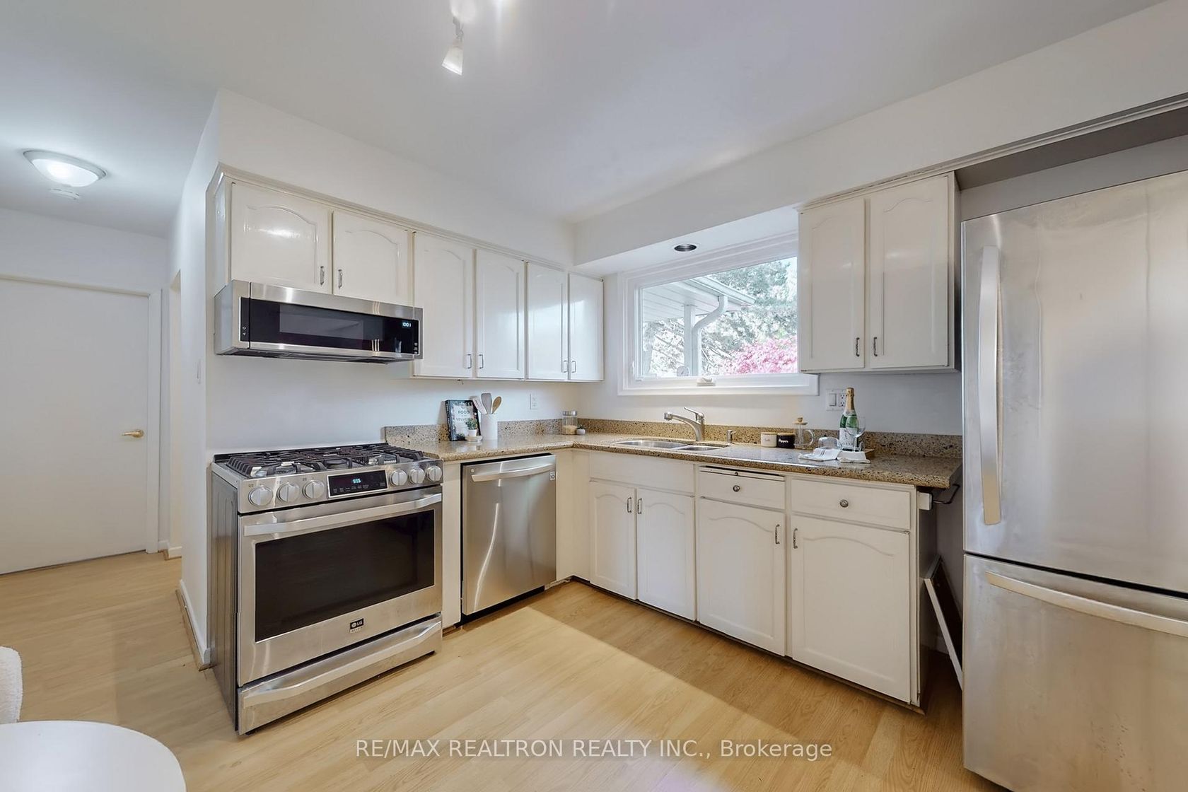 Photo 10 at 128 Underhill Drive, Donalda, Toronto Photo 10 at 128 Underhill Drive, Donalda, Toronto