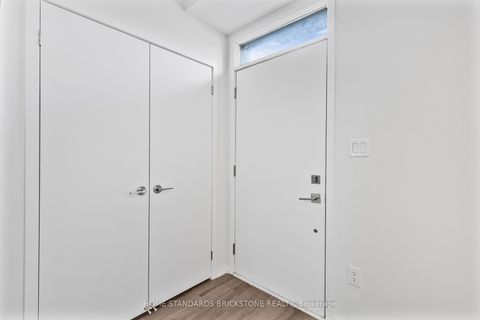 Photo 3 at TH 366 - 90 Honeycrisp Crescent, Vaughan Corporate Centre, Vaughan