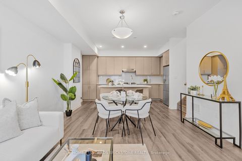 Photo 12 at TH 366 - 90 Honeycrisp Crescent, Vaughan Corporate Centre, Vaughan
