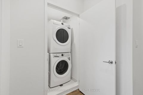 Photo 18 at TH 366 - 90 Honeycrisp Crescent, Vaughan Corporate Centre, Vaughan