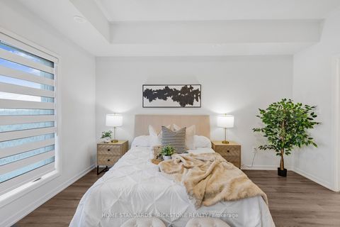 Photo 22 at TH 366 - 90 Honeycrisp Crescent, Vaughan Corporate Centre, Vaughan