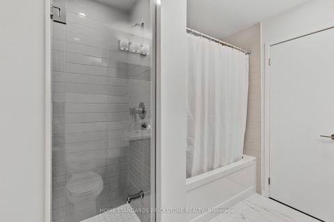 Photo 24 at TH 366 - 90 Honeycrisp Crescent, Vaughan Corporate Centre, Vaughan