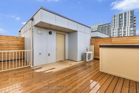 Photo 27 at TH 366 - 90 Honeycrisp Crescent, Vaughan Corporate Centre, Vaughan