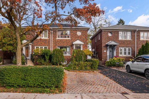 Photo 1 at 152 Parkhurst Boulevard, Leaside, Toronto