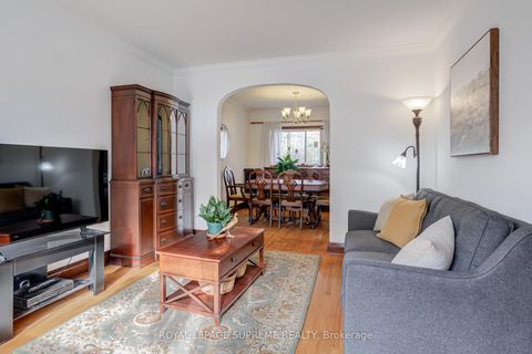 Photo 9 at 152 Parkhurst Boulevard, Leaside, Toronto