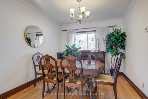 Photo 10 at 152 Parkhurst Boulevard, Leaside, Toronto