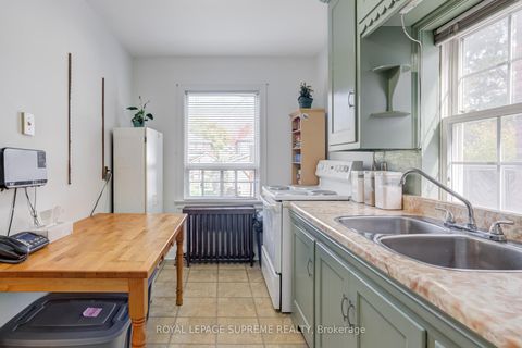 Photo 12 at 152 Parkhurst Boulevard, Leaside, Toronto
