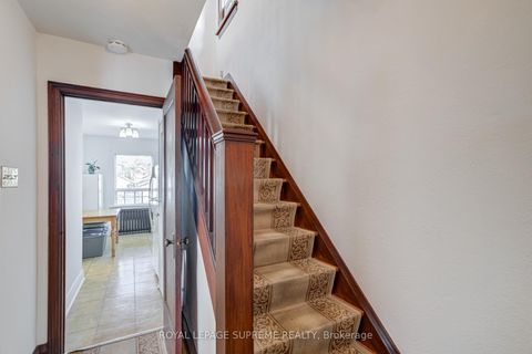 Photo 14 at 152 Parkhurst Boulevard, Leaside, Toronto