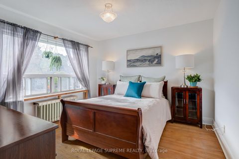 Photo 16 at 152 Parkhurst Boulevard, Leaside, Toronto