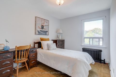 Photo 18 at 152 Parkhurst Boulevard, Leaside, Toronto Photo 18 at 152 Parkhurst Boulevard, Leaside, Toronto