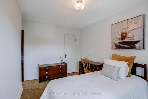 Photo 19 at 152 Parkhurst Boulevard, Leaside, Toronto