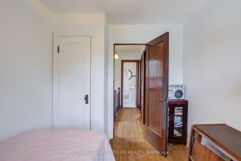 Photo 21 at 152 Parkhurst Boulevard, Leaside, Toronto