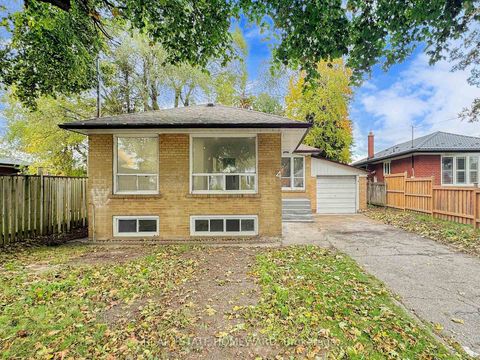 Photo 1 at 4 Porchester Drive N, Woburn, Toronto
