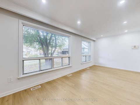 Photo 7 at 4 Porchester Drive N, Woburn, Toronto
