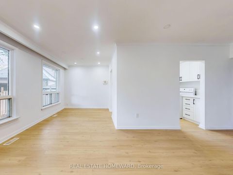 Photo 8 at 4 Porchester Drive N, Woburn, Toronto