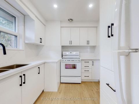 Photo 10 at 4 Porchester Drive N, Woburn, Toronto