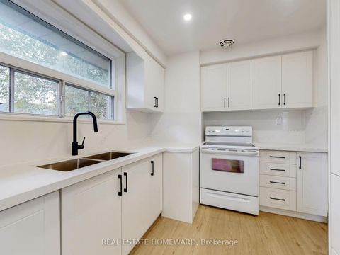 Photo 12 at 4 Porchester Drive N, Woburn, Toronto