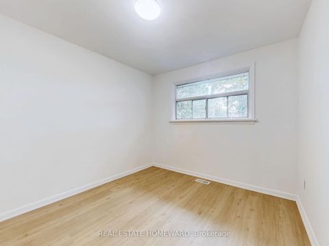 Photo 17 at 4 Porchester Drive N, Woburn, Toronto